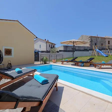 Tonin For 6 People Near Pula With Jacuzzi & Children Playground Marcana
