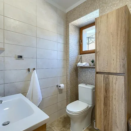 Tonin For 6 People Near Pula With Jacuzzi & Children Playground Villa *