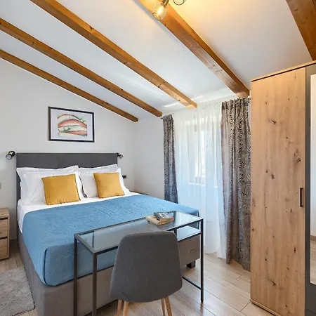Tonin For 6 People Near Pula With Jacuzzi & Children Playground Willa *