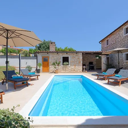 Tonin For 6 People Near Pula With Jacuzzi & Children Playground * Marčana