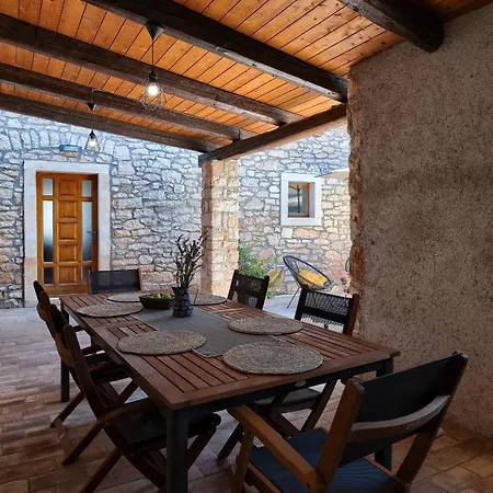 Tonin For 6 People Near Pula With Jacuzzi & Children Playground Villa Marčana